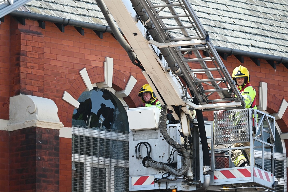 İngiltere'nin Southport kentinde 3 çocuğun öldürüldüğü, 8'i çocuk 10 kişinin yaralandığı bıçaklı...