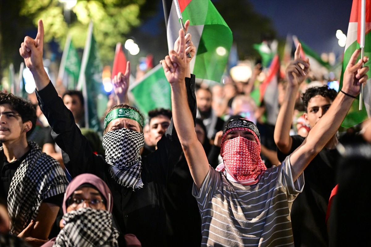 İnsan Hak ve Hürriyetleri İnsani Yardım Vakfı ile Gazze Dayanışma Platformu'nun da aralarında...