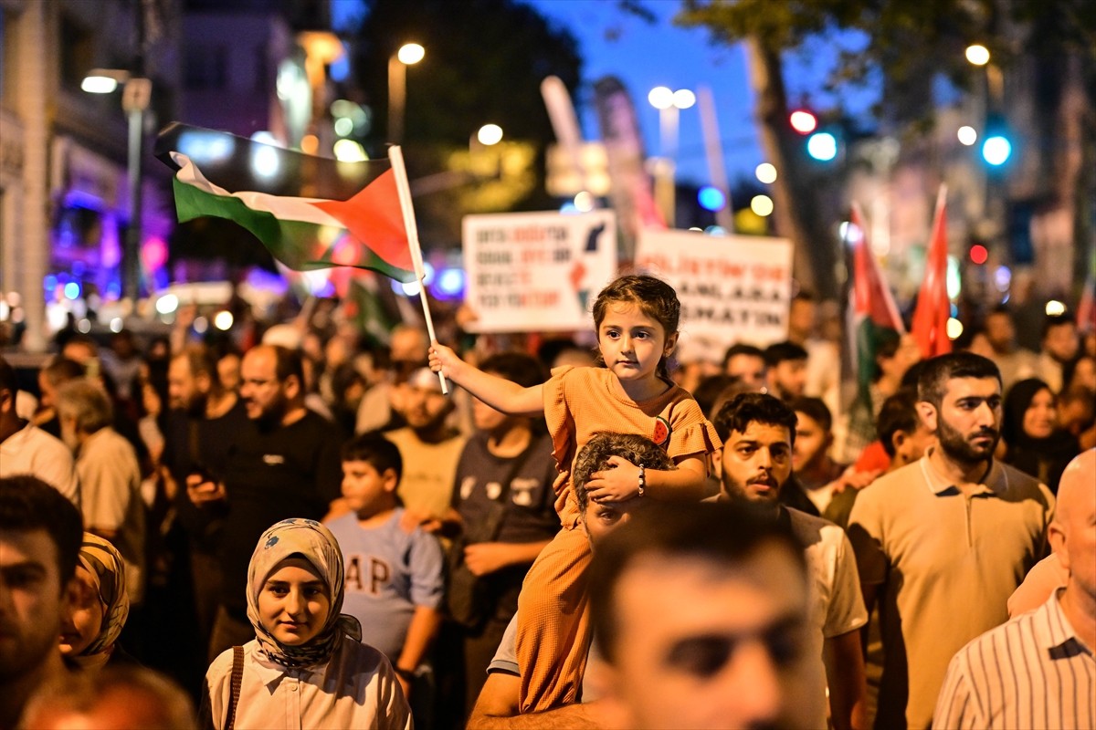 İnsan Hak ve Hürriyetleri İnsani Yardım Vakfı ile Gazze Dayanışma Platformu'nun da aralarında...