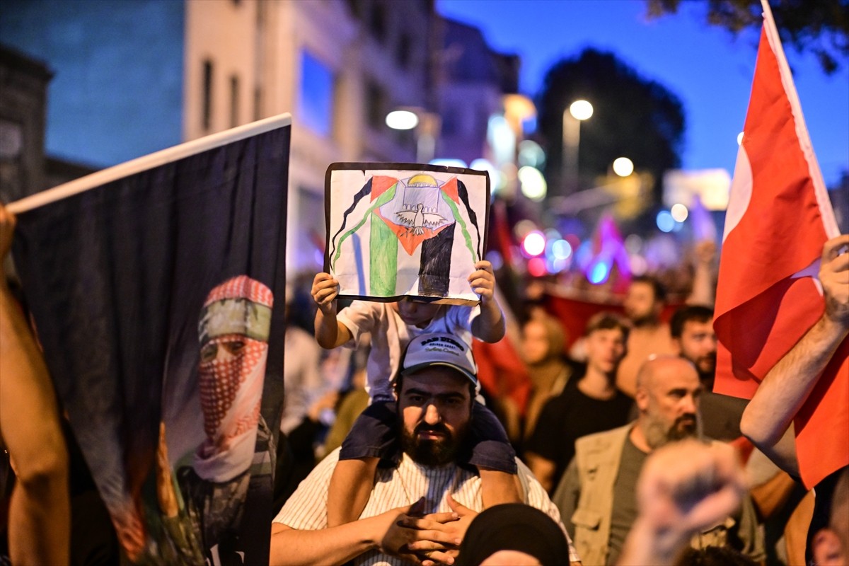 İnsan Hak ve Hürriyetleri İnsani Yardım Vakfı ile Gazze Dayanışma Platformu'nun da aralarında...