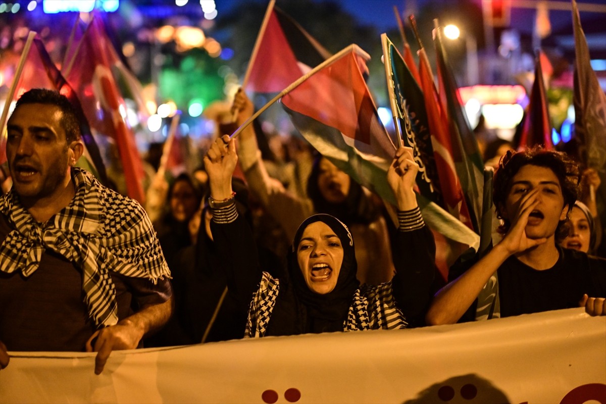 İnsan Hak ve Hürriyetleri İnsani Yardım Vakfı ile Gazze Dayanışma Platformu'nun da aralarında...
