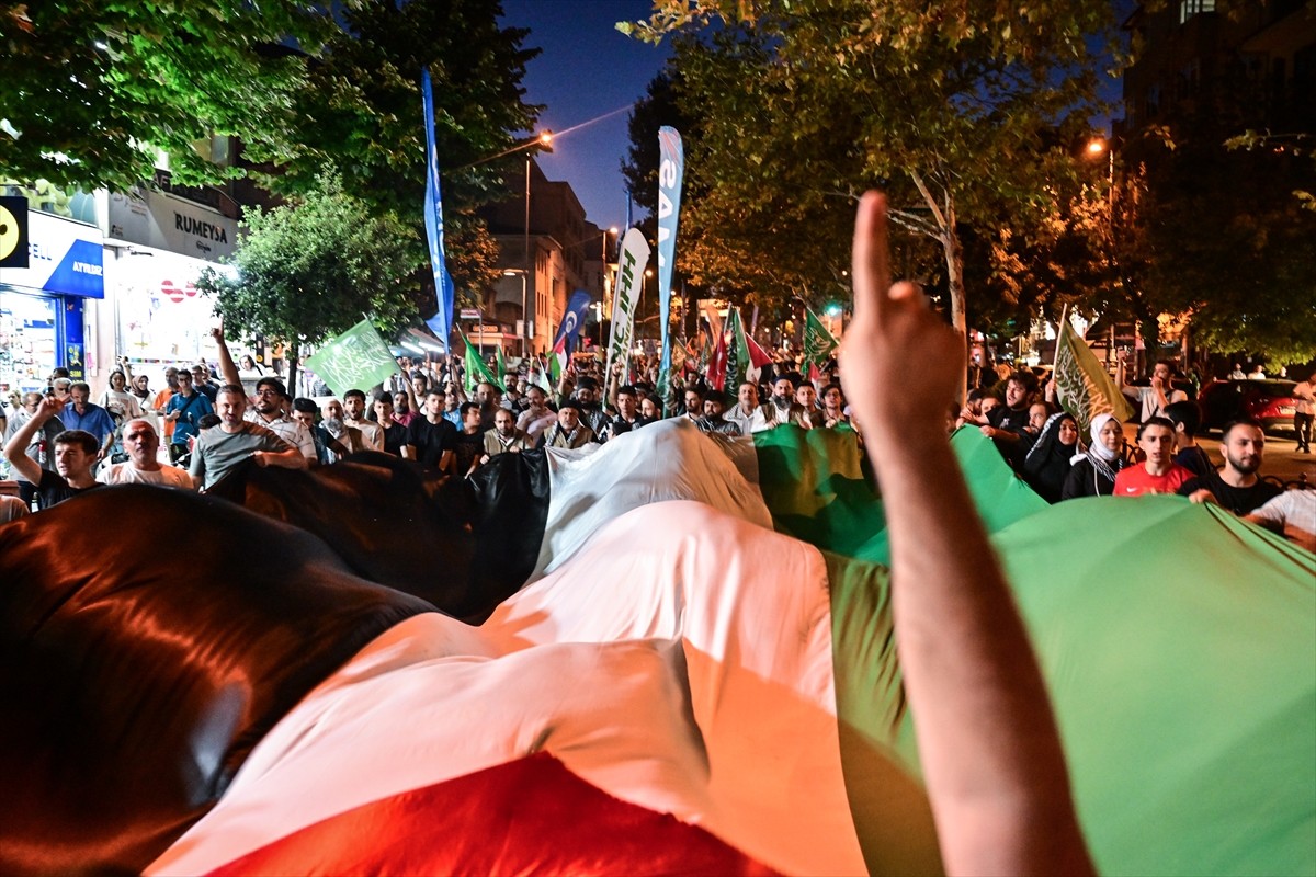 İnsan Hak ve Hürriyetleri İnsani Yardım Vakfı ile Gazze Dayanışma Platformu'nun da aralarında...