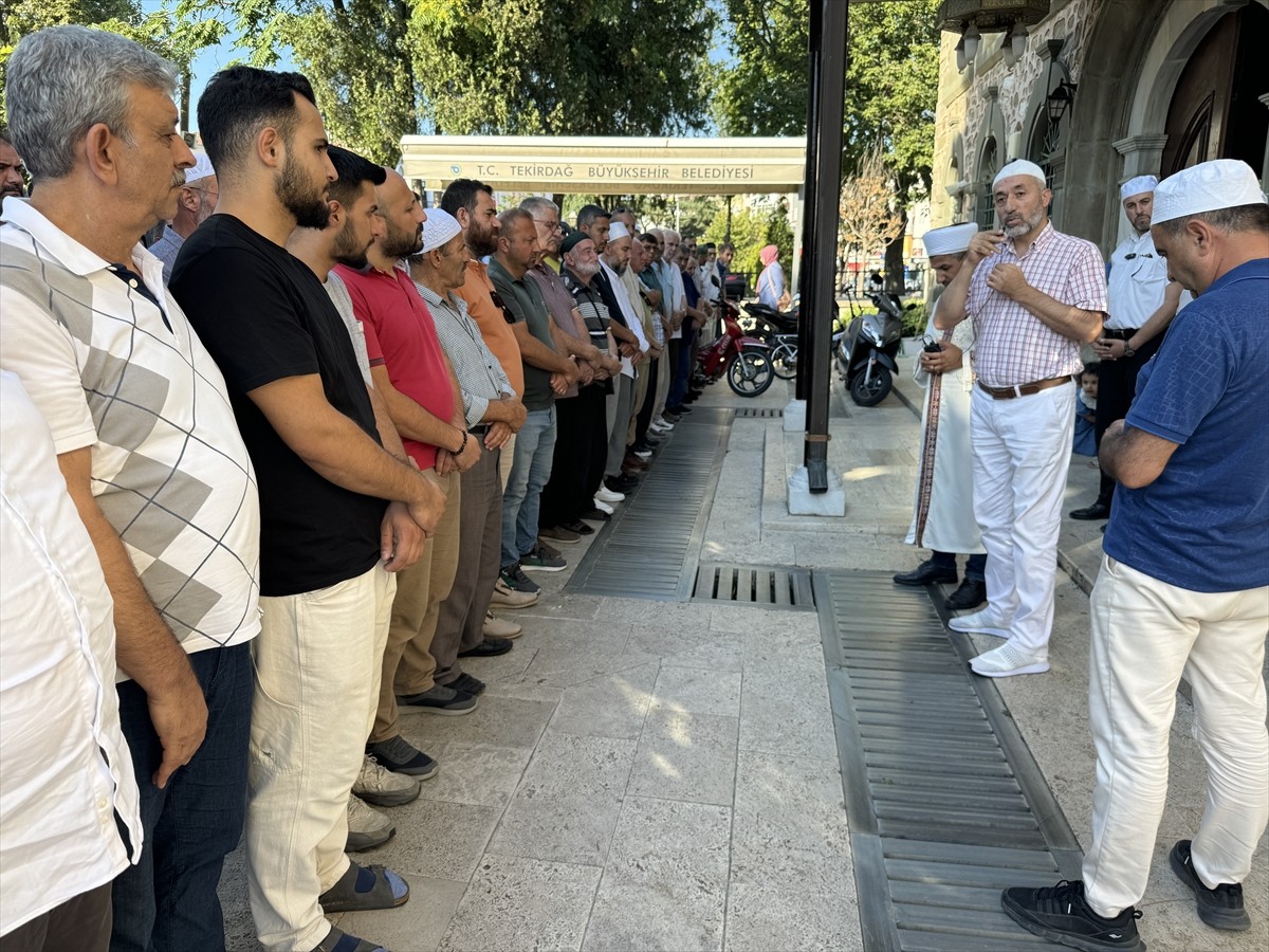 İran'ın başkenti Tahran'da suikasta uğrayan Hamas Siyasi Büro Başkanı İsmail Heniyye için...