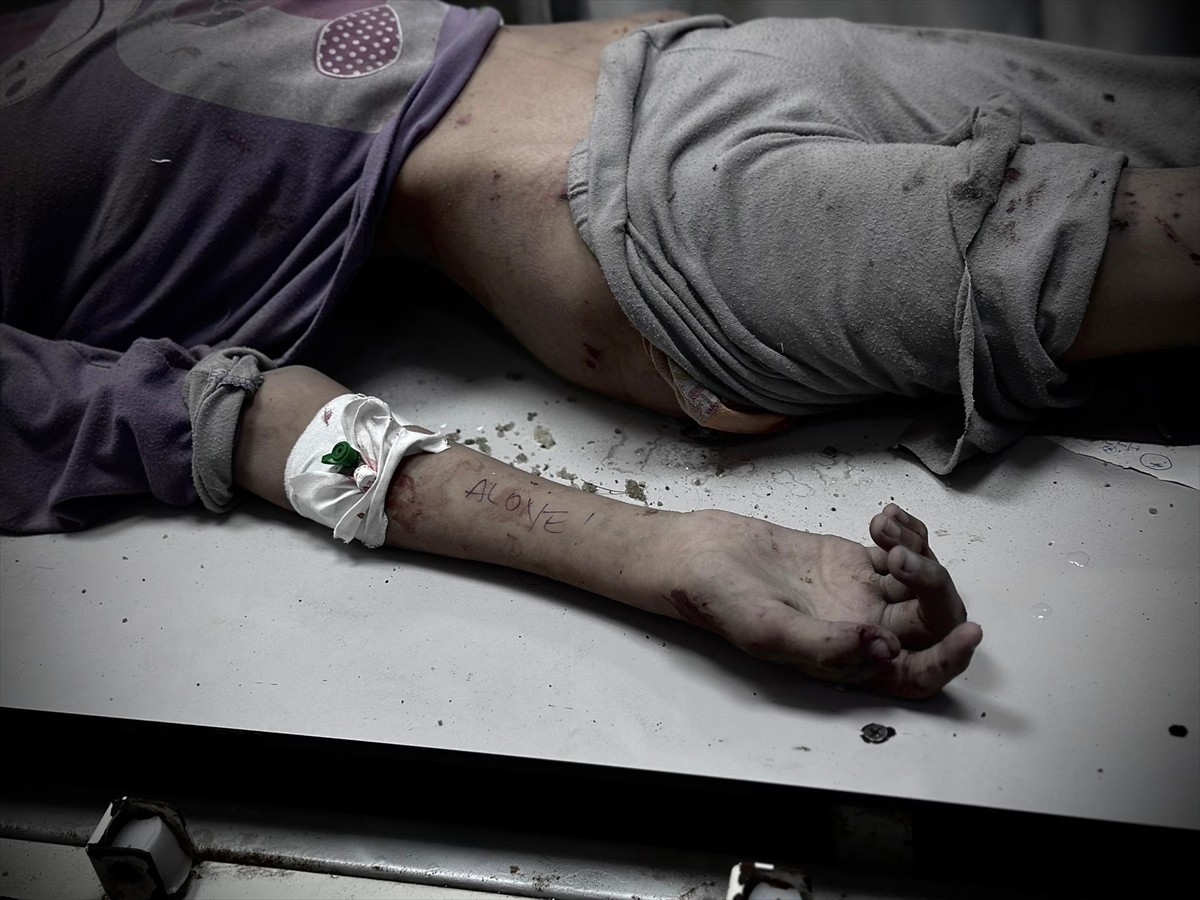 İsrail'in abluka altındaki Gazze Şeridi'ne yönelik saldırıları 290 gündür aralıksız devam ediyor....