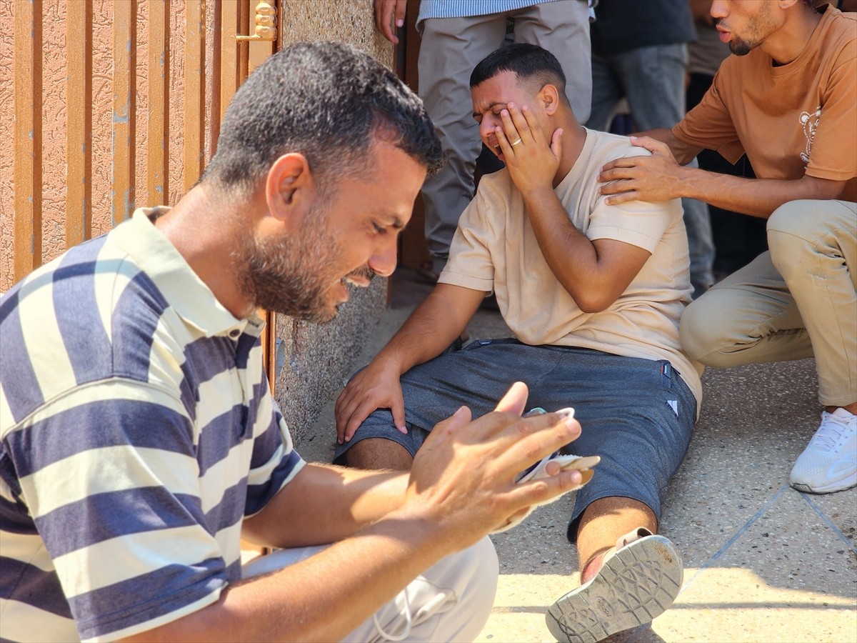 İsrail'in abluka altındaki Gazze Şeridi'ne yönelik saldırıları 290 gündür aralıksız devam ediyor....