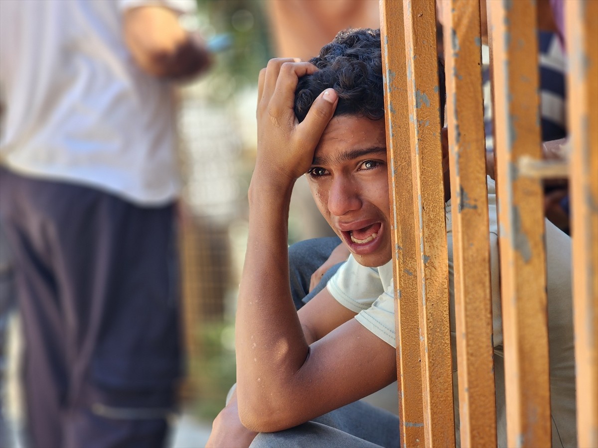 İsrail'in abluka altındaki Gazze Şeridi'ne yönelik saldırıları 290 gündür aralıksız devam ediyor....