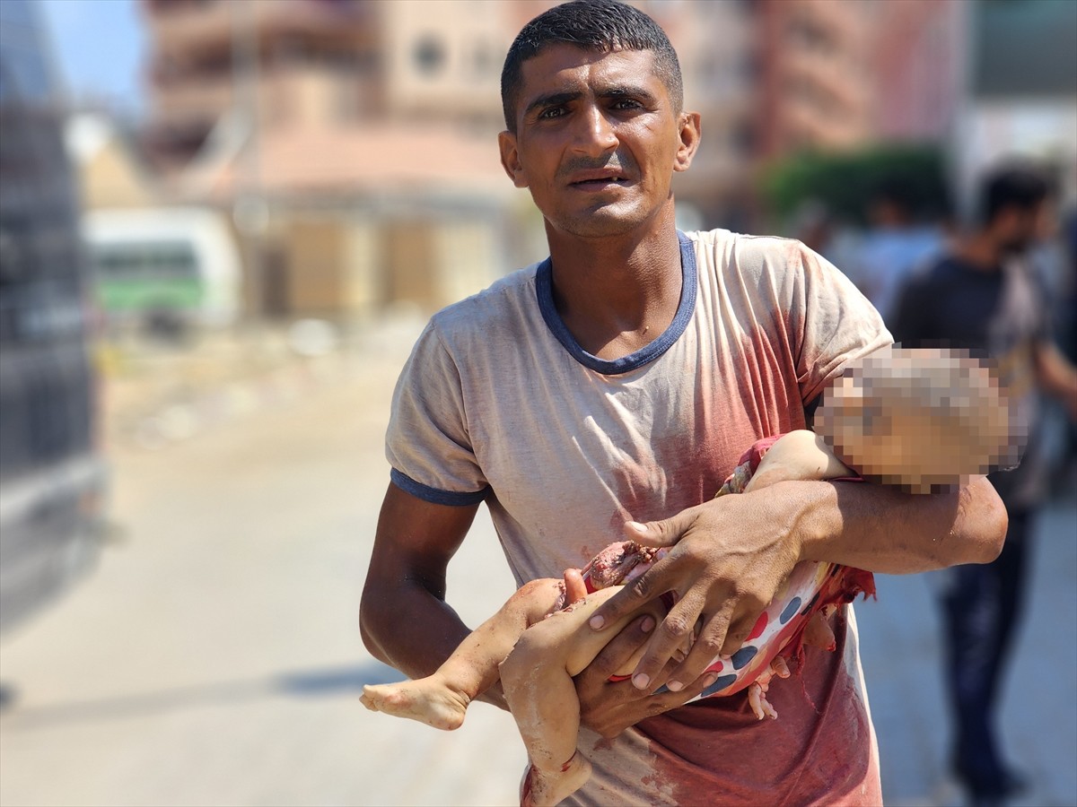 İsrail'in abluka altındaki Gazze Şeridi'ne yönelik saldırıları 290 gündür aralıksız devam ediyor....