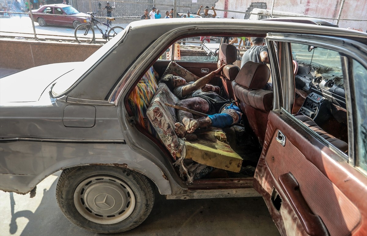 İsrail'in abluka altındaki Gazze Şeridi'ne yönelik saldırıları 290 gündür aralıksız devam ediyor....