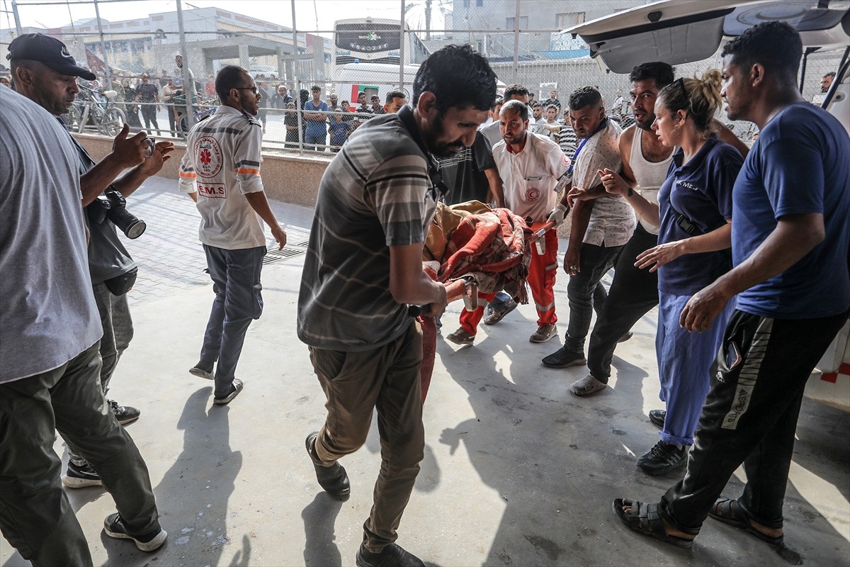 İsrail'in abluka altındaki Gazze Şeridi'ne yönelik saldırıları 290 gündür aralıksız devam ediyor....