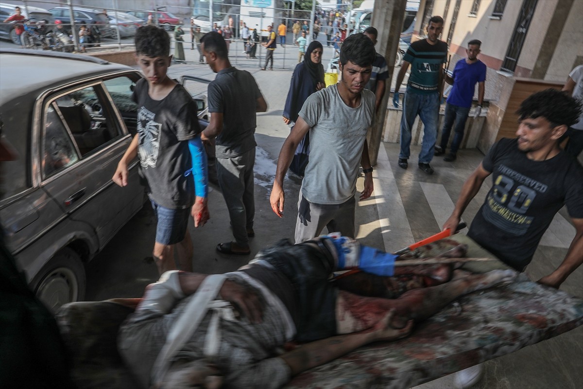 İsrail'in abluka altındaki Gazze Şeridi'ne yönelik saldırıları 290 gündür aralıksız devam ediyor....