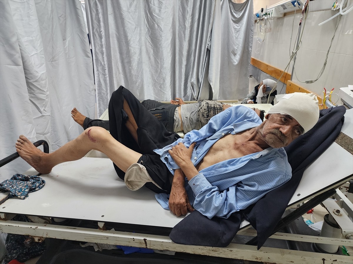 İsrail'in abluka altındaki Gazze Şeridi'ne yönelik saldırıları 290 gündür aralıksız devam ediyor....