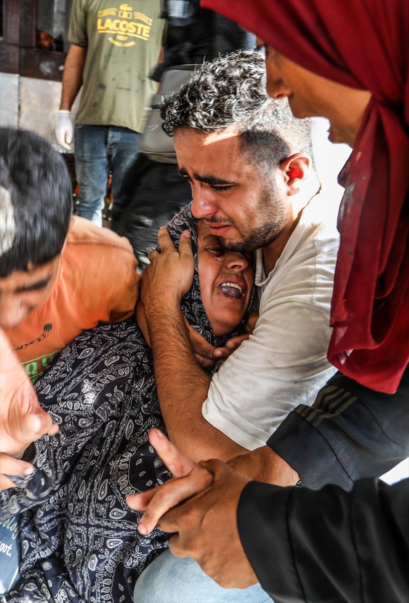 İsrail'in abluka altındaki Gazze Şeridi'ne yönelik saldırıları 290 gündür aralıksız devam ediyor....