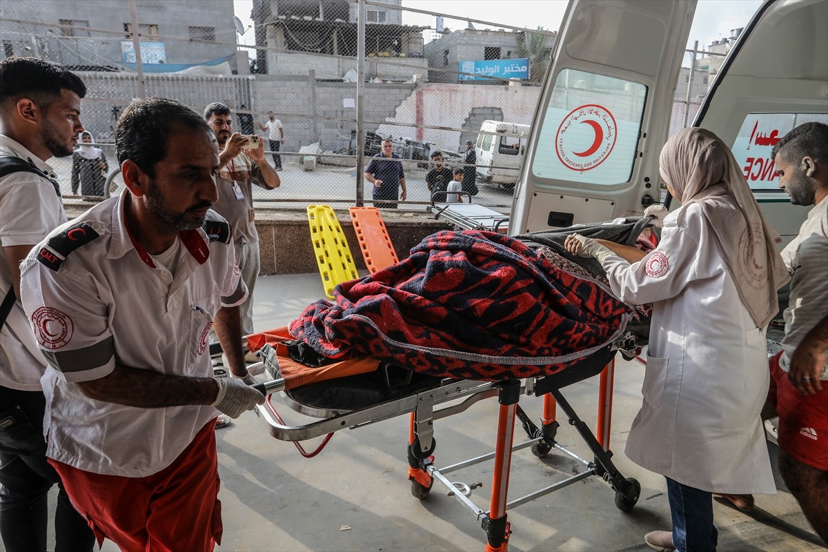 İsrail'in abluka altındaki Gazze Şeridi'ne yönelik saldırıları 290 gündür aralıksız devam ediyor....