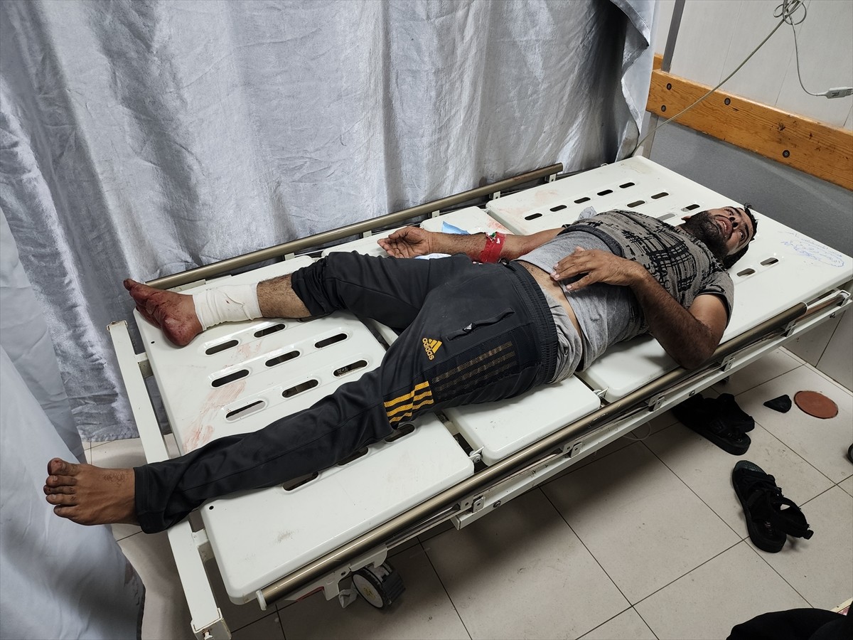 İsrail'in abluka altındaki Gazze Şeridi'ne yönelik saldırıları 290 gündür aralıksız devam ediyor....