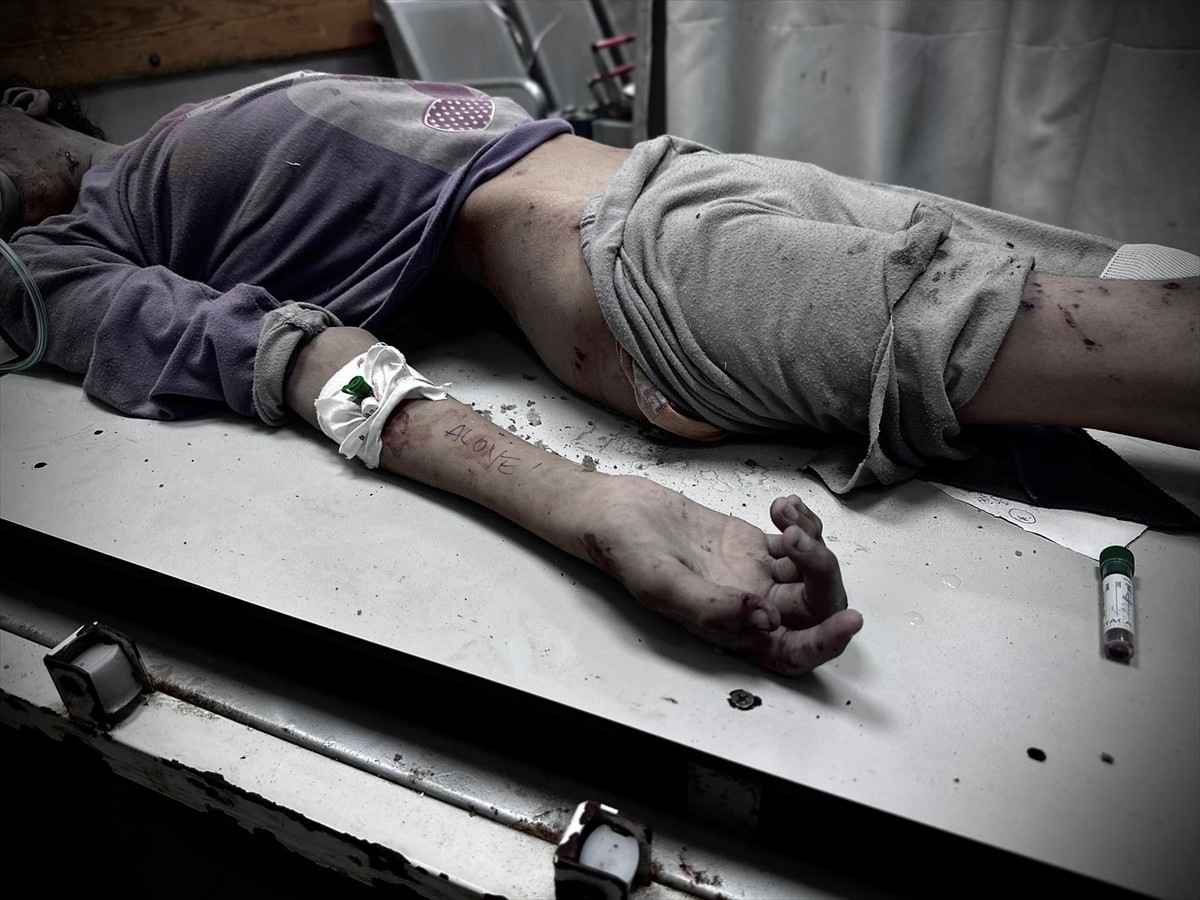 İsrail'in abluka altındaki Gazze Şeridi'ne yönelik saldırıları 290 gündür aralıksız devam ediyor....