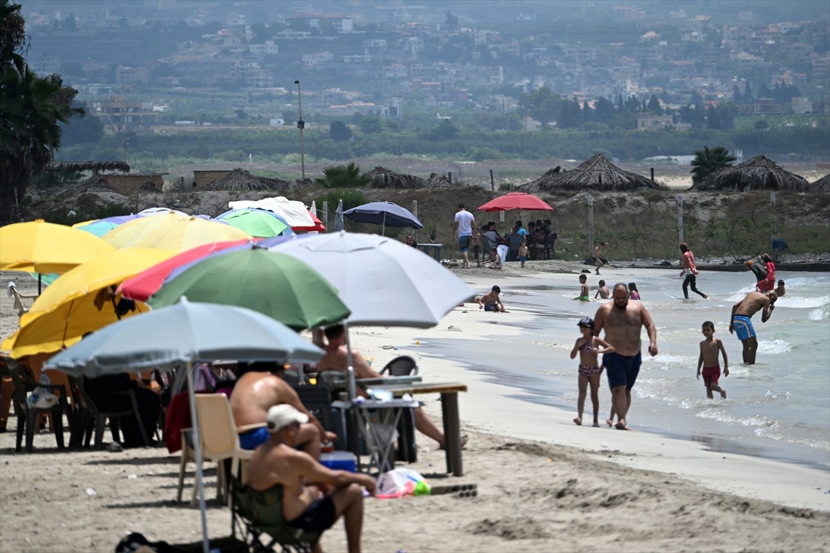 İsrail'in Lübnan'a yönelik artan saldırı tehdidine rağmen sınırdaki çatışma bölgesine kısa bir...