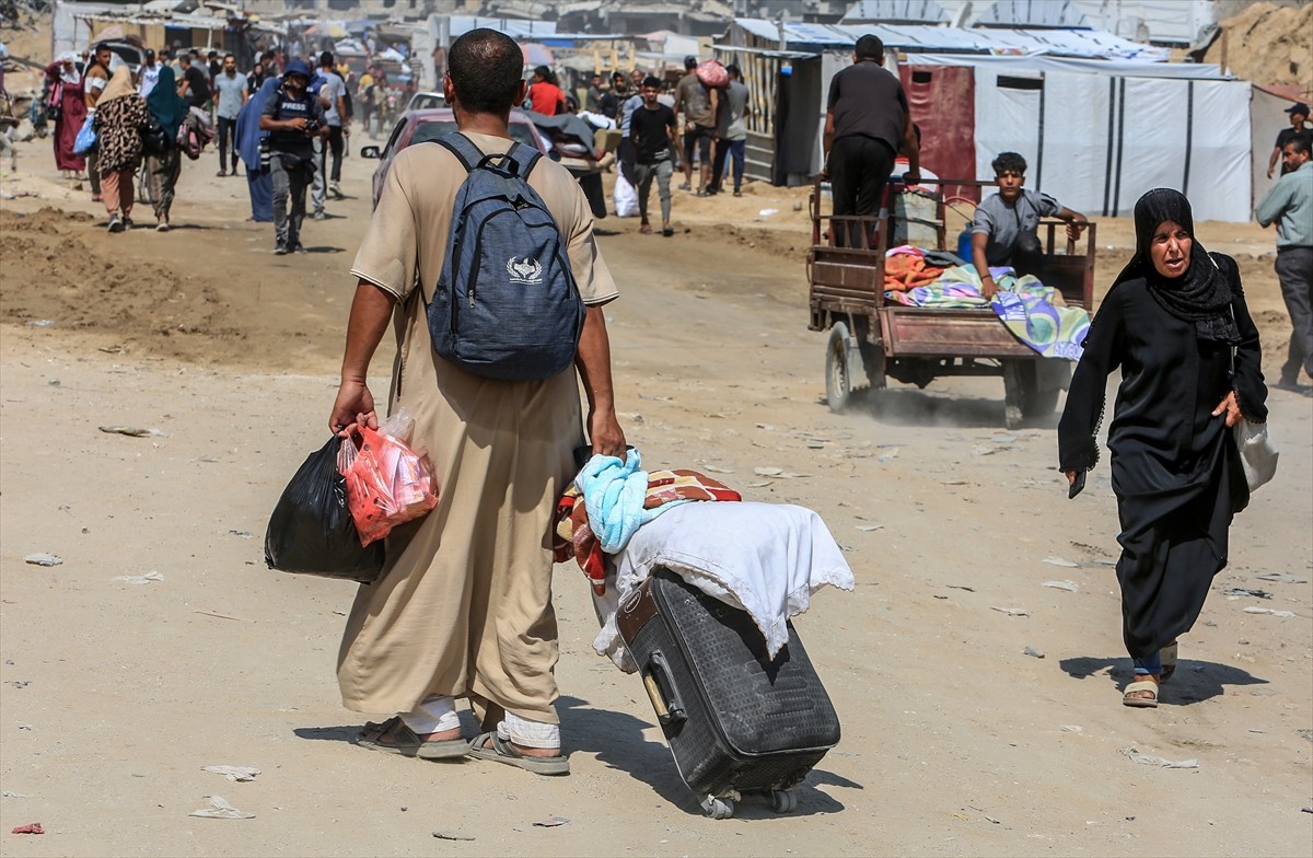 İsrail, 7 Ekim'den bu yana saldırılarını sürdürdüğü Gazze Şeridi'nde daha önce "güvenli" ilan...