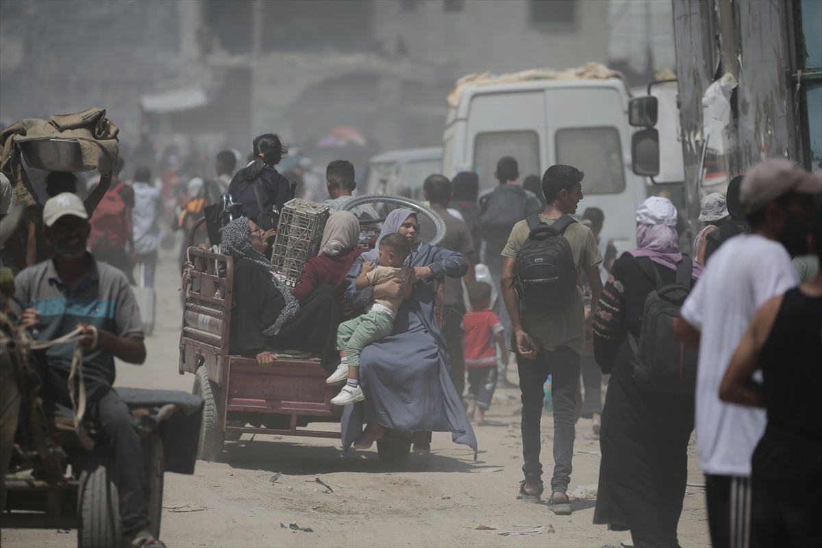 İsrail, 7 Ekim'den bu yana saldırılarını sürdürdüğü Gazze Şeridi'nde daha önce "güvenli" ilan...