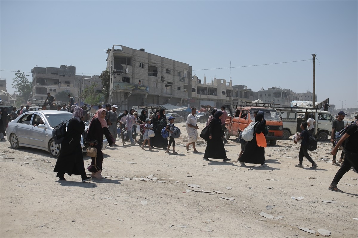 İsrail, 7 Ekim'den bu yana saldırılarını sürdürdüğü Gazze Şeridi'nde daha önce "güvenli" ilan...