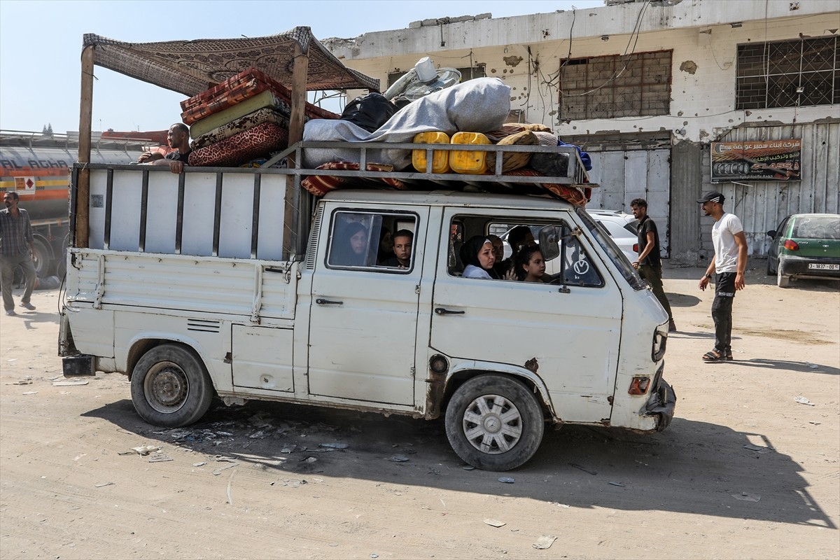 İsrail, 7 Ekim'den bu yana saldırılarını sürdürdüğü Gazze Şeridi'nde daha önce "güvenli" ilan...
