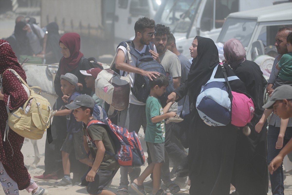 İsrail, 7 Ekim'den bu yana saldırılarını sürdürdüğü Gazze Şeridi'nde daha önce "güvenli" ilan...