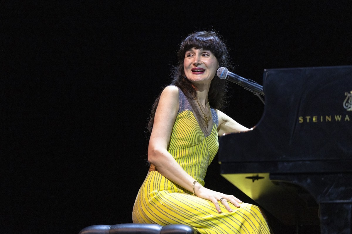 İSTANBUL (AA) - "Cazın prensesi" olarak anılan Azerbaycanlı piyanist, besteci ve şarkıcı Aziza...