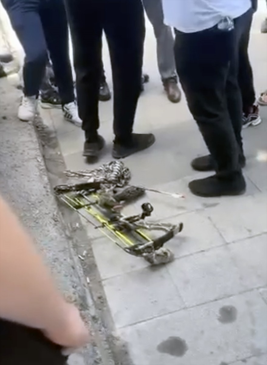 İstanbul, Bağcılar Merkez Mahallesi'ndeki bir camide imamlık yapan D.K., caminin yakınlarında sağ...