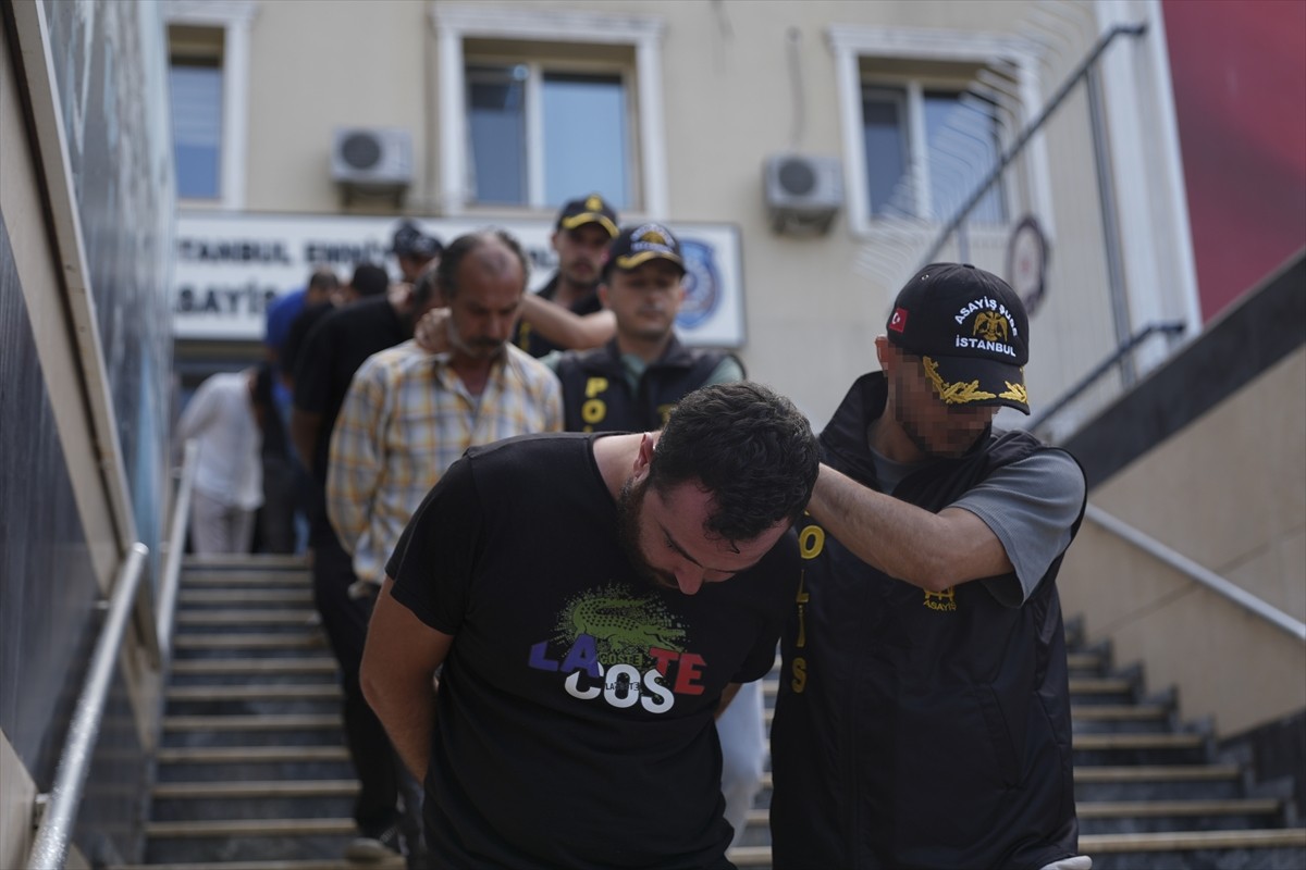 İstanbul merkezli 8 ilde bir suç örgütüne yönelik yapılan operasyonda, yediemin otoparklarından...