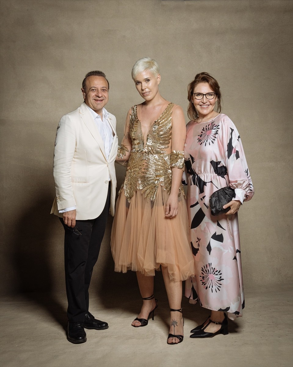 İtalyan piyanist ve besteci Giulia Mazzoni (ortada), İtalya'daki konserinde Türk beşlisi olarak...