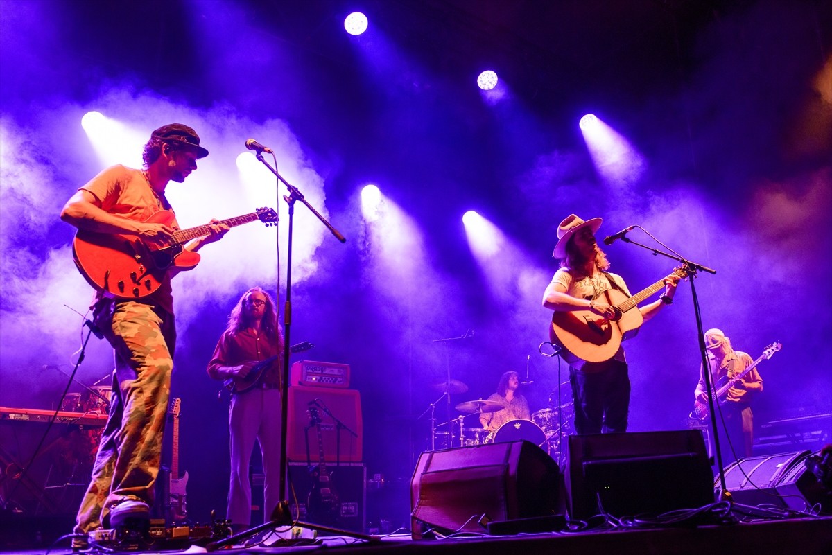 İzlandalı rock grubu Kaleo, KüçükÇiftlik Bahçe'de müzikseverlerle buluştu. Grup "Lonely Cowboy" ve...
