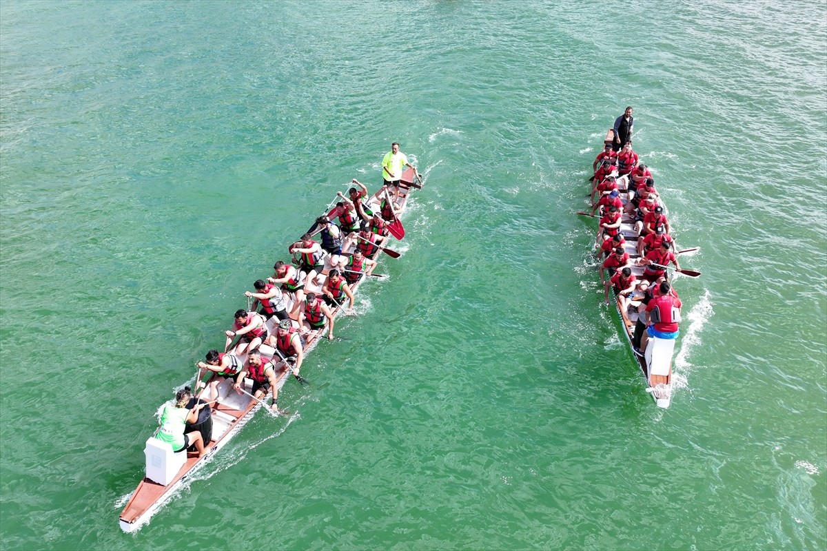Kayseri'de Yamula Baraj Gölü'nde düzenlenen Dragon Festivali'nin ilk etabı tamamlandı. Kocasinan...