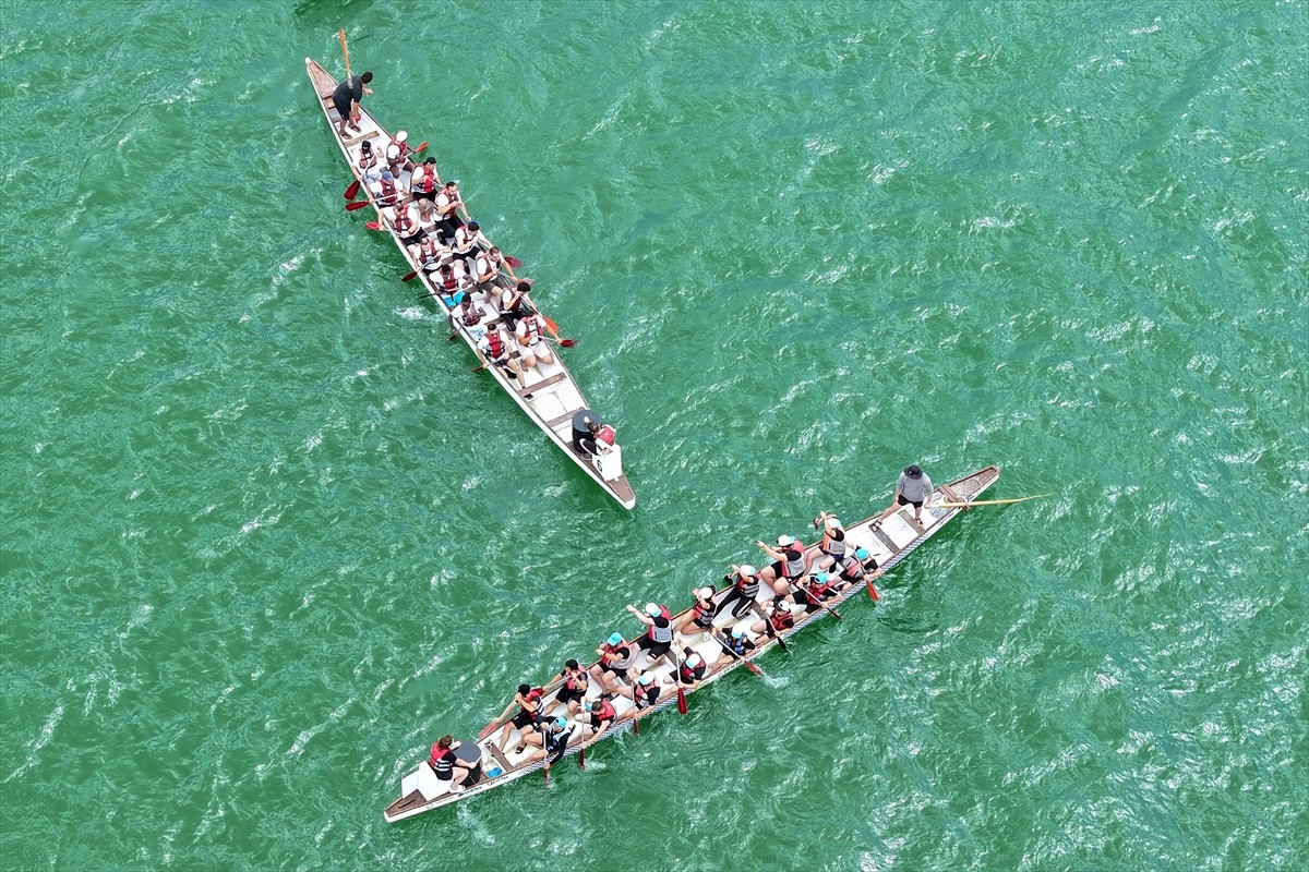 Kayseri'de Yamula Barajı gölündeki Dragon Festivali seri yarışlarla başladı. Kocasinan Belediyesi...