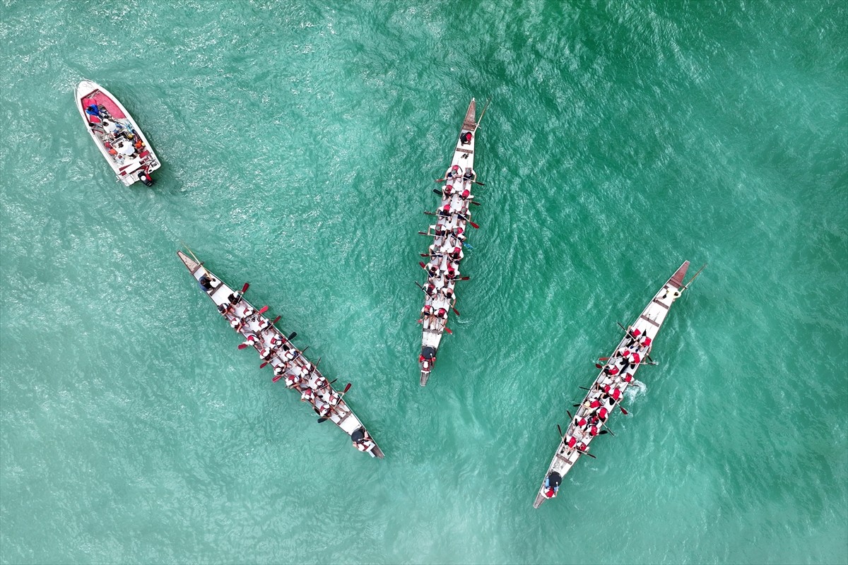 Kayseri'de Yamula Barajı gölündeki Dragon Festivali seri yarışlarla başladı. Kocasinan Belediyesi...
