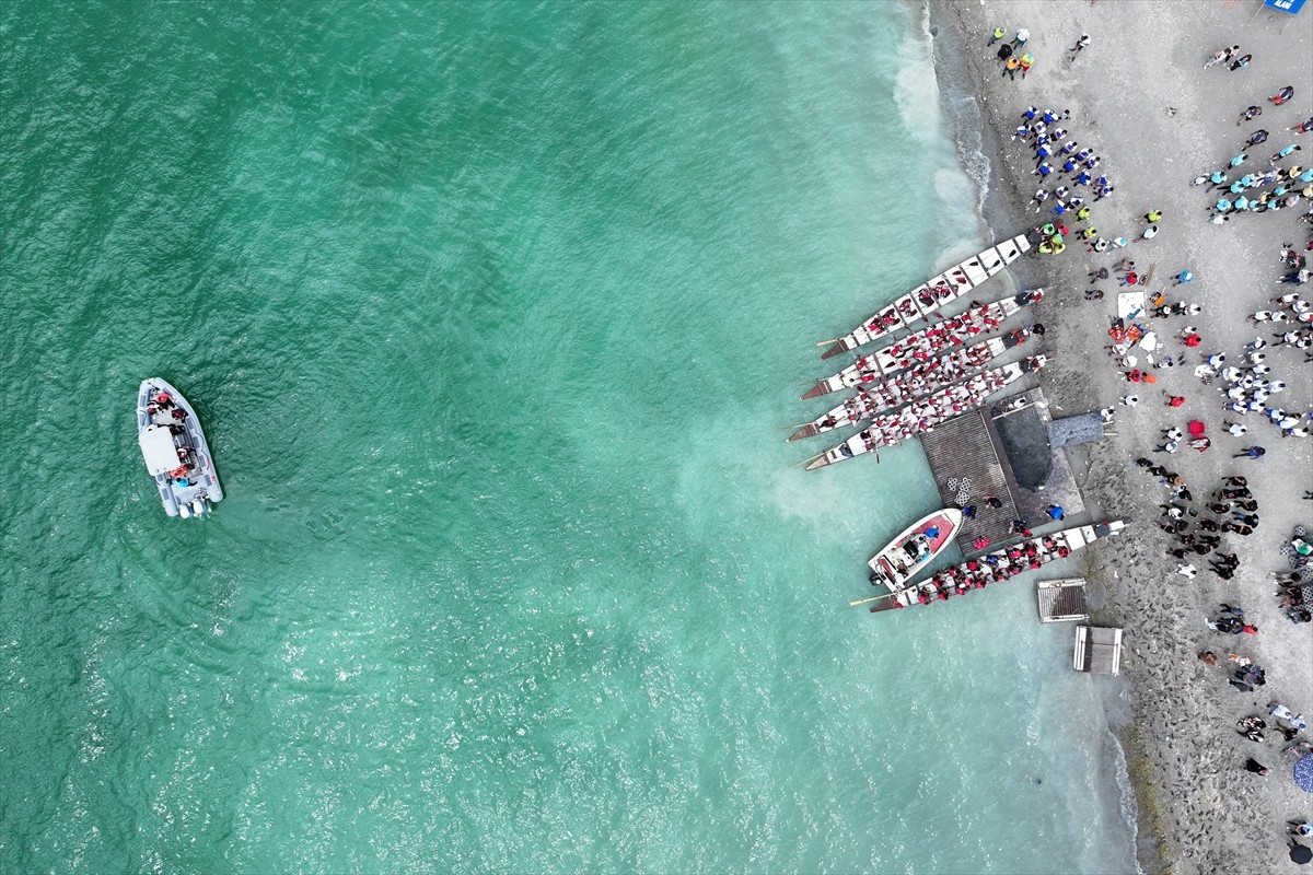 Kayseri'de Yamula Barajı gölündeki Dragon Festivali seri yarışlarla başladı. Kocasinan Belediyesi...
