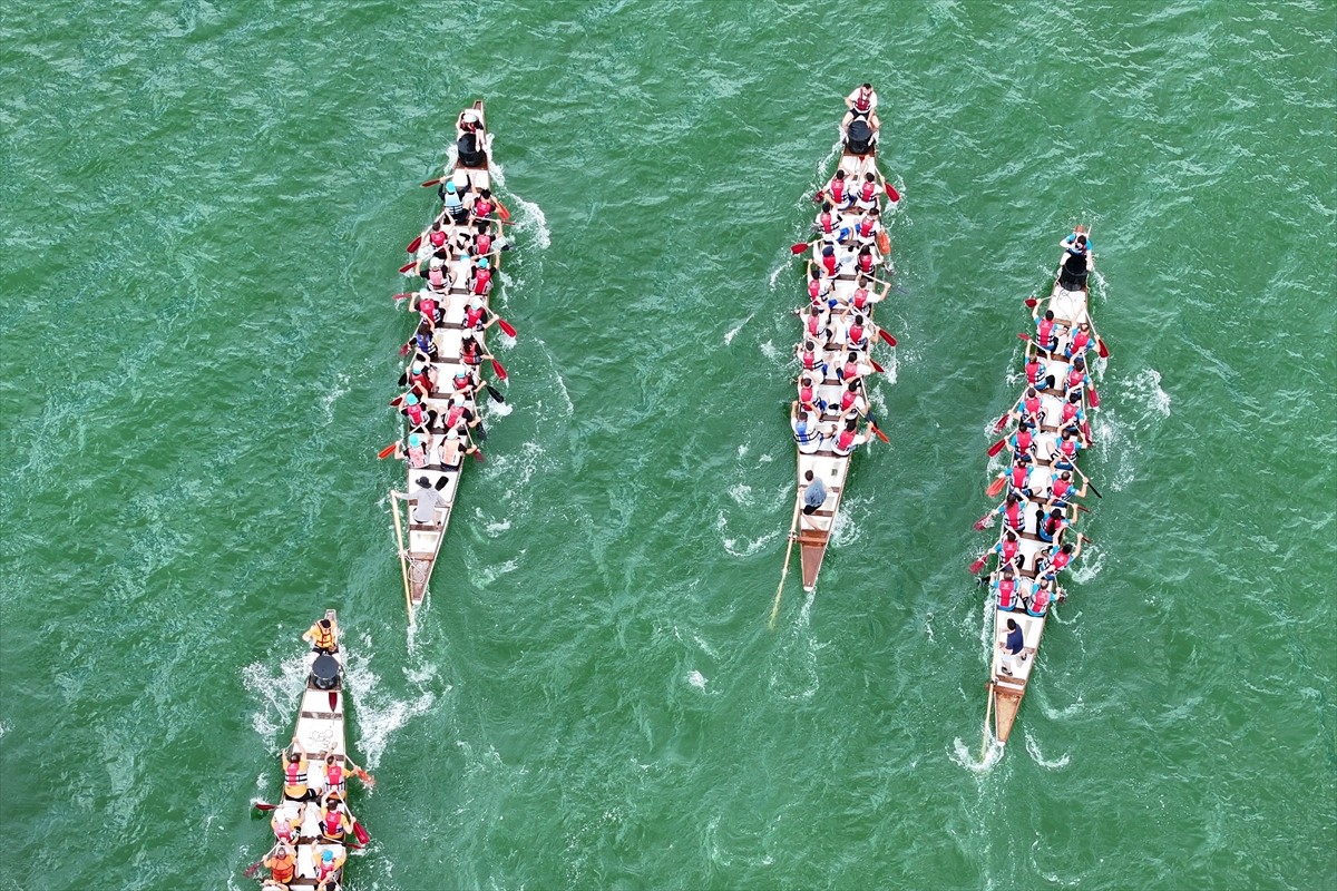 Kayseri'de Yamula Barajı gölündeki Dragon Festivali seri yarışlarla başladı. Kocasinan Belediyesi...