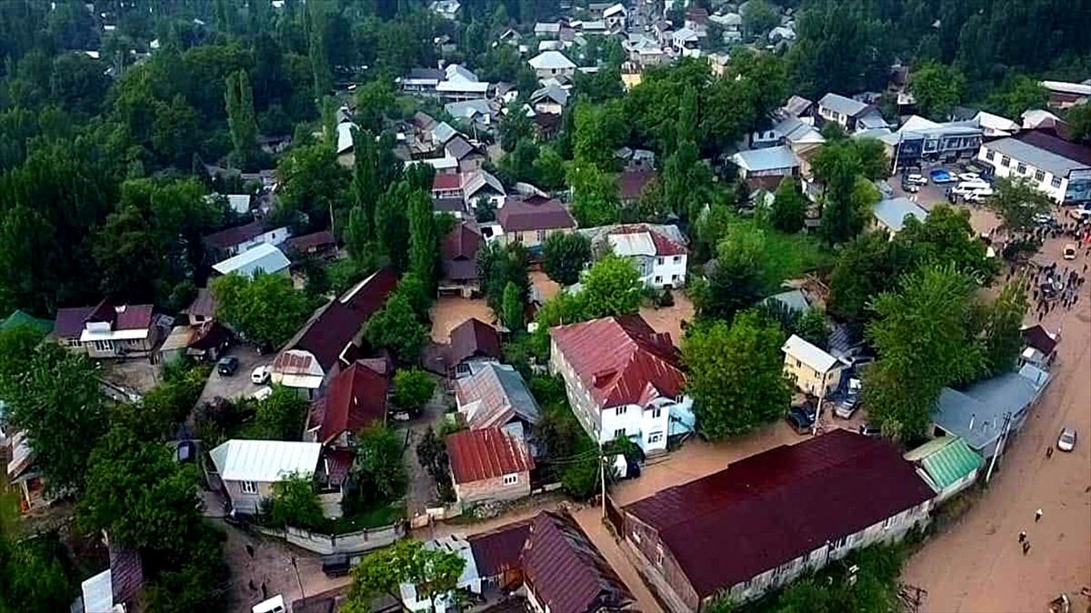 Kırgızistan'ın Celalabad bölgesine bağlı Bazar-Korkon ilçesindeki Arstanbap köyünde meydana gelen...