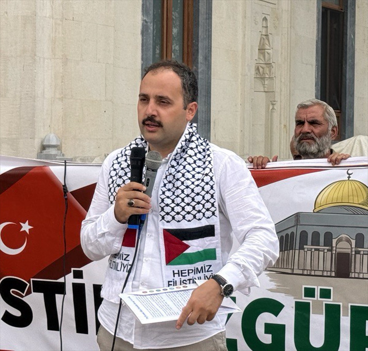 Kırıkkale Nur Cami ve Külliyesi'nde cuma namazı sonrası bir araya gelen Milli İrade Platformu...