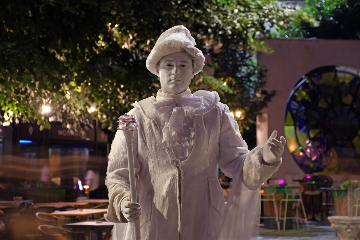 Kosova'nın güneyindeki Prizren şehrinde Kuzey Makedonyalı "Teatrosk" Tiyatro Prodüksiyonu...