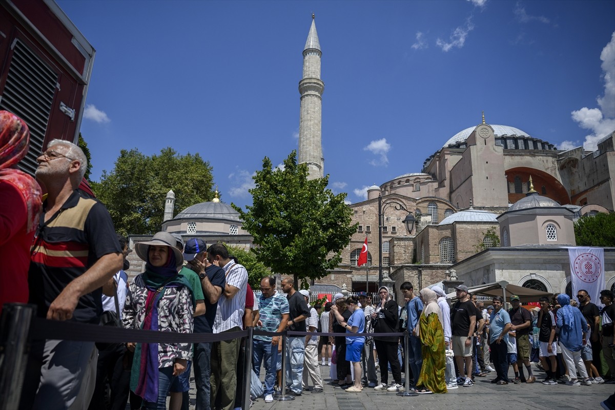 Kültür ve Turizm Bakanlığı Vakıflar Genel Müdürlüğü korumasında olan Ayasofya-i Kebir Cami-i...