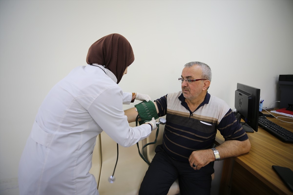 Mardin'de Gençlik ve Spor Bakanlığına bağlı yurtlarda misafir edilen emekliler kentin tarihi ve...