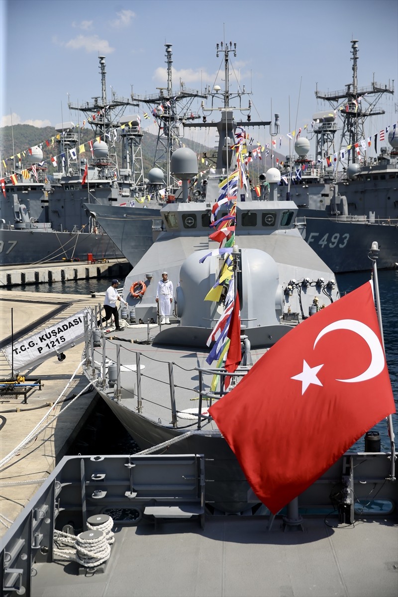 Muğla'nın Marmaris ilçesindeki Aksaz Deniz Üssü'nde, TCG Kuşadası ve TCG Kumkale gemilerinin Katar...
