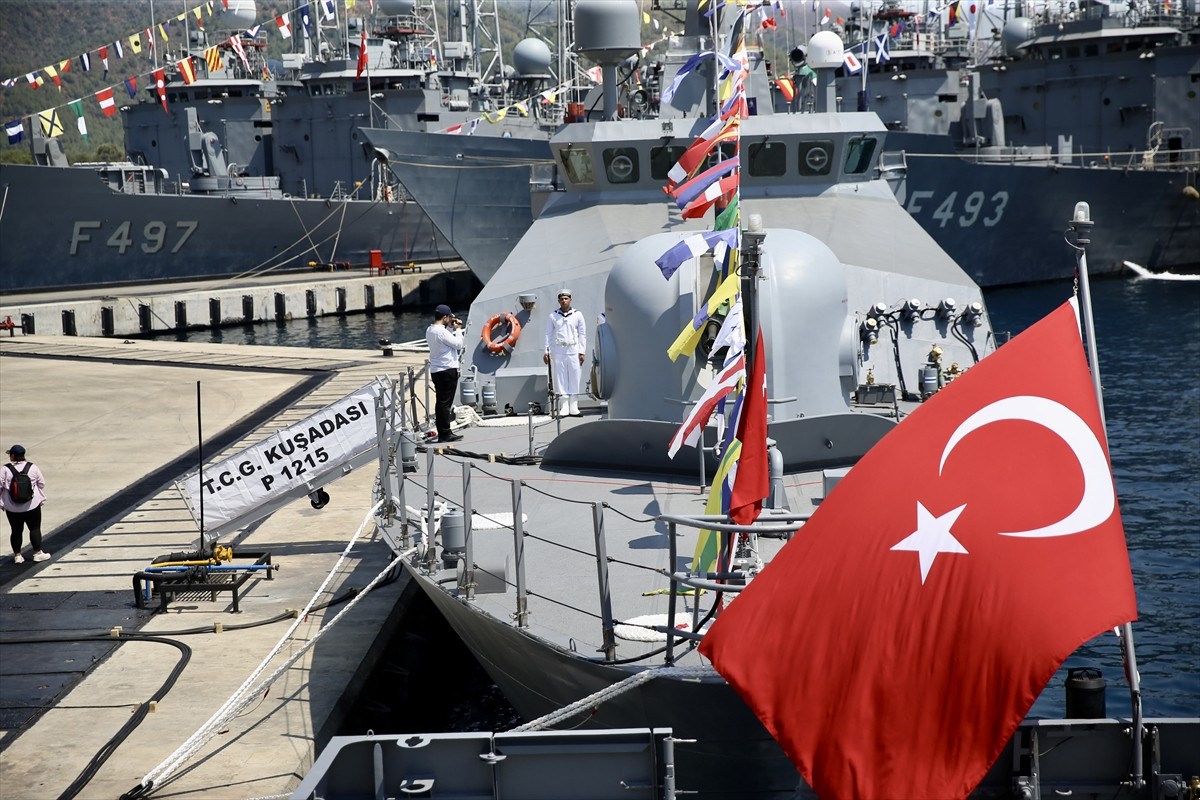 Muğla'nın Marmaris ilçesindeki Aksaz Deniz Üssü'nde, TCG Kuşadası ve TCG Kumkale gemilerinin Katar...