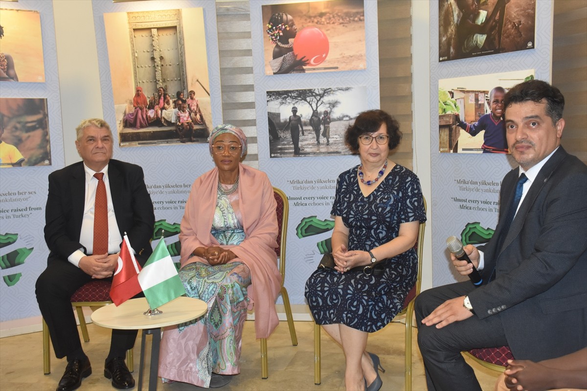 Nijerya Devlet Başkanı Bola Ahmed Tinubu'nun eşi Oluremi Tinubu, Nijerya'nın başkenti Abuja'daki...