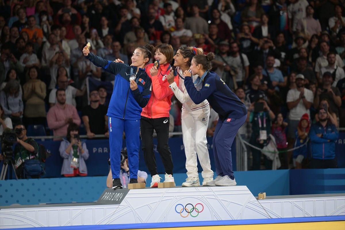 Paris 2024 Olimpiyat Oyunları'da ilk gününde yapılan judo müsabakalarında kadınlar 48 kiloda Japon...