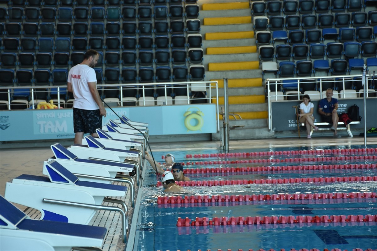 Paris 2024 Paralimpik Oyunları'nda yarışacak milli yüzücülerin Trabzon'daki kampı devam ediyor....