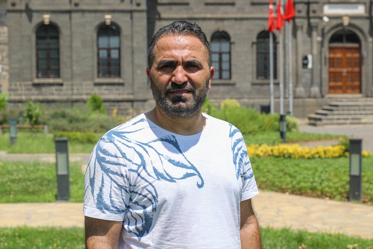 "Turistik Diyarbakır Ekspresi"nin seferlerinin başlaması kentin turizmine ivme kazandırdı....