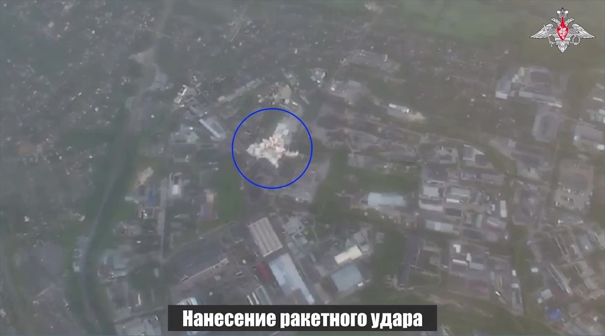 Rusya Savunma Bakanlığı, Ukrayna’nın Harkiv bölgesinde aralarında 40 yabancı eğitmenin bulunduğu...