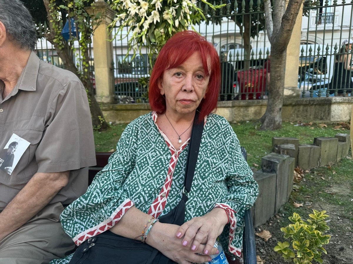 Şair ve yazar Ferit Edgü, Teşvikiye Camii'nde kılınan ikindi namazının ardından toprağa verildi....