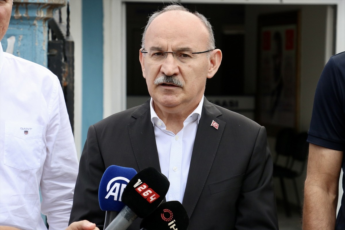 Sakarya'da eski Ferizli Belediye Başkanı Ahmet Soğuk, uğradığı silahlı saldırı sonucu hayatını...