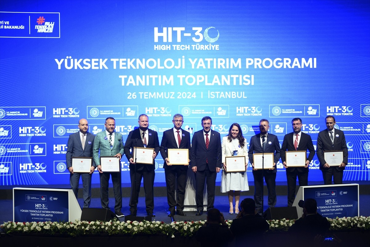 Sanayi ve Teknoloji Bakanı Mehmet Fatih Kacır, Atatürk Kültür Merkezi'nde 'HIT-30 Yüksek Teknoloji...